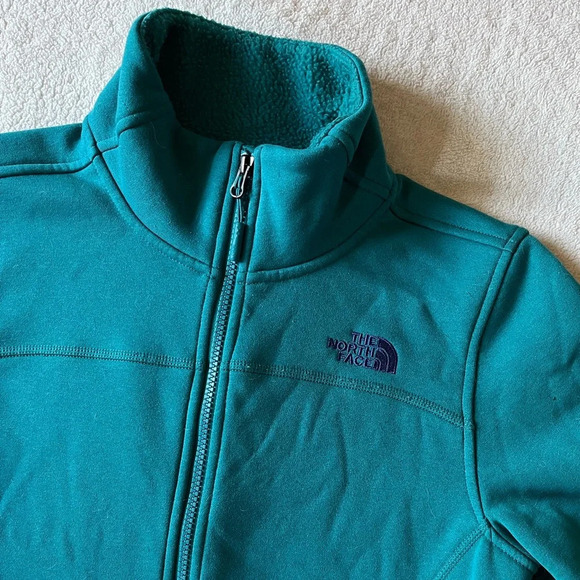 North Face women’s medium zip front, lined. Teal blue. Stretchy material. - Picture 2 of 6